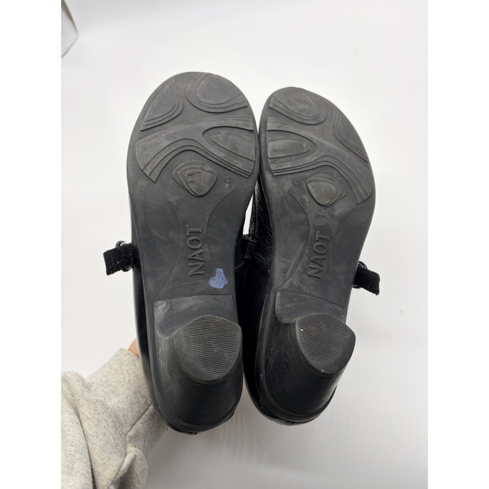 NAOT Black Leather Mary Jane Slip On Loafers Comfort Shoes EUR39 US 11 Floral - Picture 4 of 8
